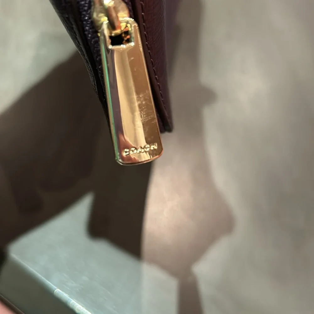 Coach Purple makeup bag - great condition - Picture 6 of 7